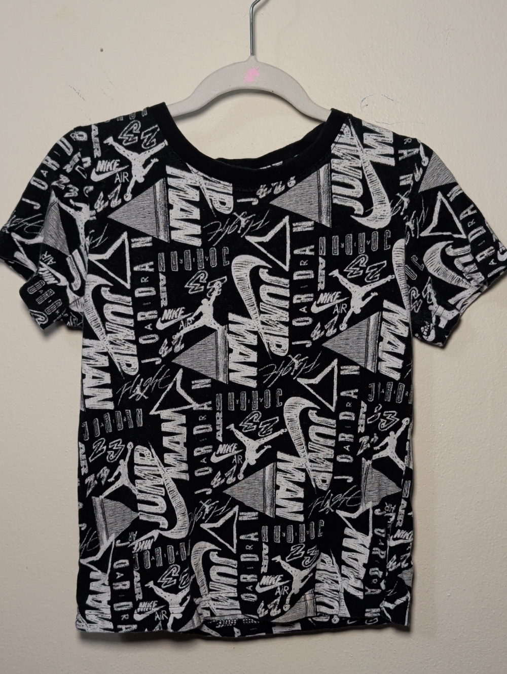 Nike Air Jordan Graphic T-shirt Black White Jumpman Logo Swoosh Boys Size 6